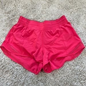 Lululemon High Rise Hotty Hot Short 2.5”